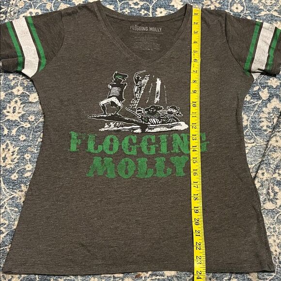 Flogging Molly Music Punk Gray Green Graphic Design V-Neck T-Shirt Concert - Picture 9 of 9
